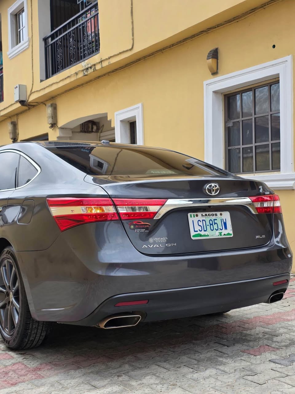 A picture of TOYOTA AVALON XLE 2013
