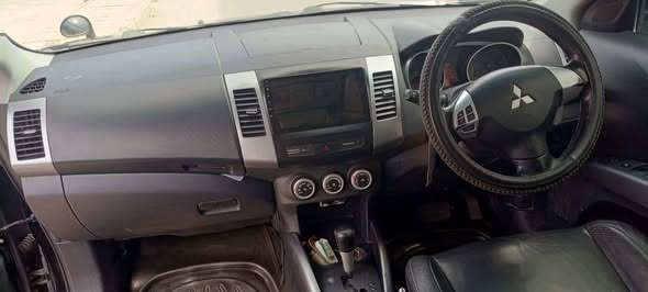 A picture of OUTLANDER 0620356906
