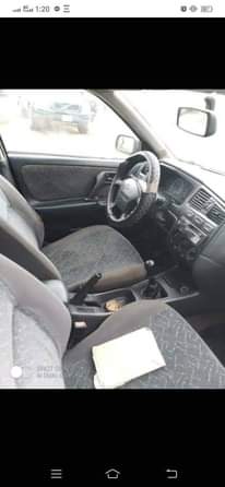 A picture of 2001 Nissan 02 20