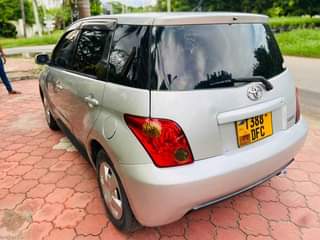 A picture of TOYOTA IST