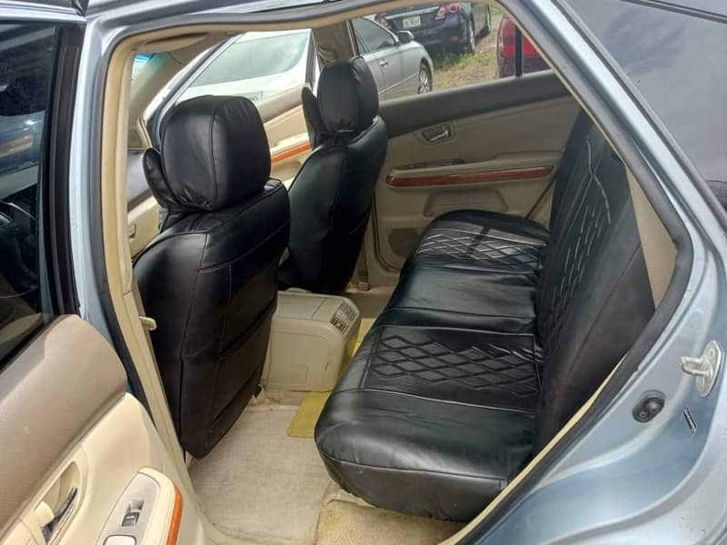 A picture of Highest grade Lexus RX 330 Everything is intact and untouched