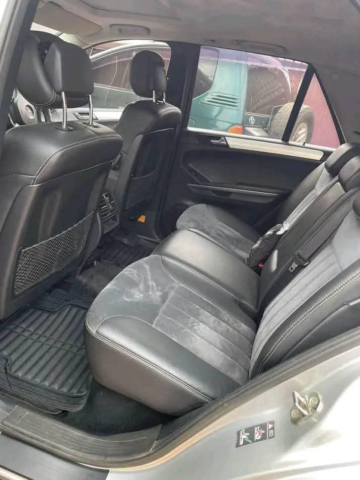 A picture of 2017 Mercedes Benz ML350 2015