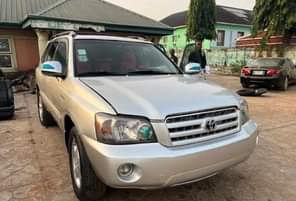 A picture of TAKAS MOTORS 07060931241 2006 Toyota Highlander Barely Driven Very clean