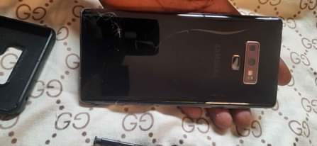 A picture of Samsung note 9