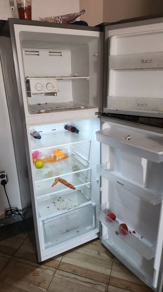 A picture of Hisense big fridge 419 litres for sell