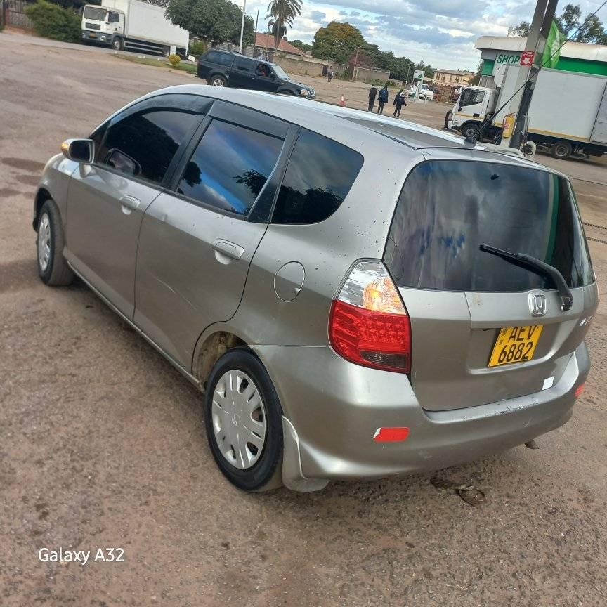 A picture of Honda fit 0786075224