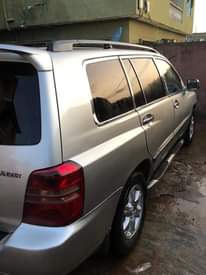 A picture of Toyota highlander 2003 model