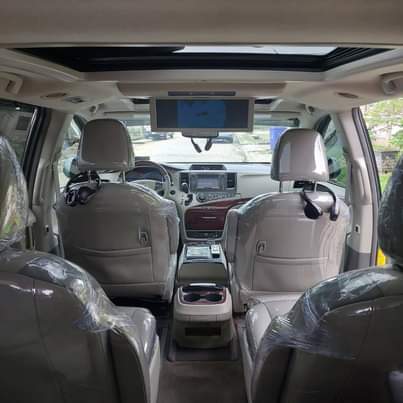 A picture of Toyota sienna