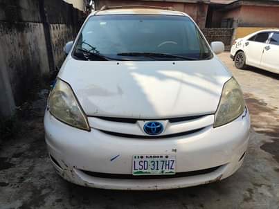 A picture of 2007 Toyota Sienna