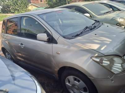 A picture of TOYOTA IST