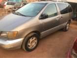A picture of Toyota Sienna 99