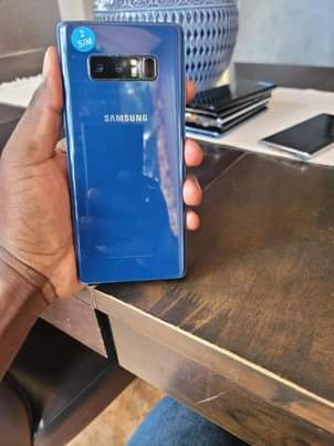 A picture of Samsung galaxy Note8 Duos 256gb