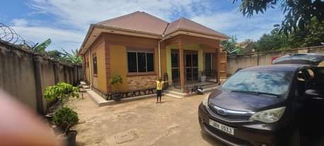 A picture of 3 bed room house on sale