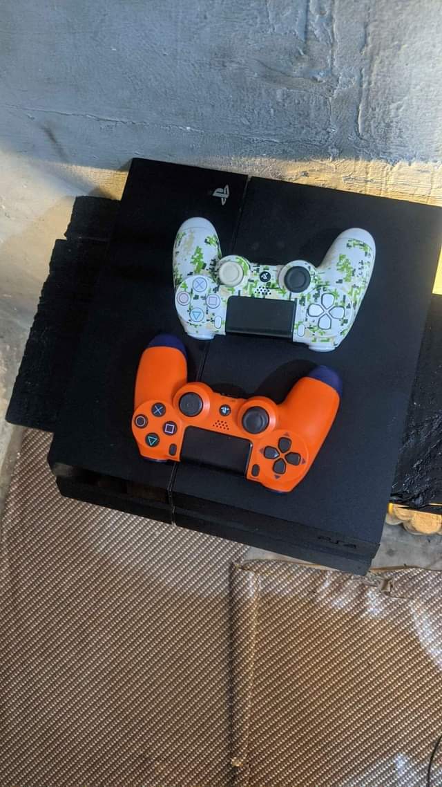 A picture of Ps4 Fat for sale Mabibo 0698432220