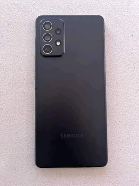 A picture of Samsung a72