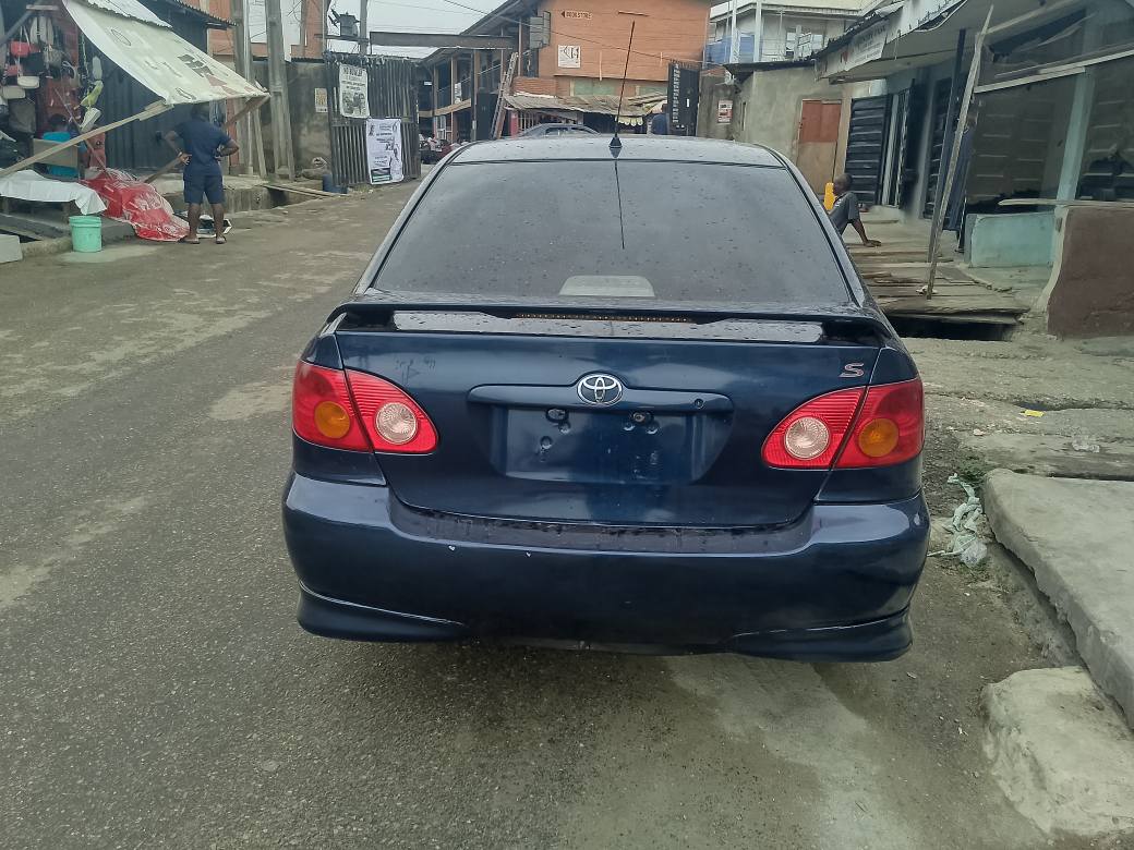 A picture of Toyota Corolla 2004 model 08143990299