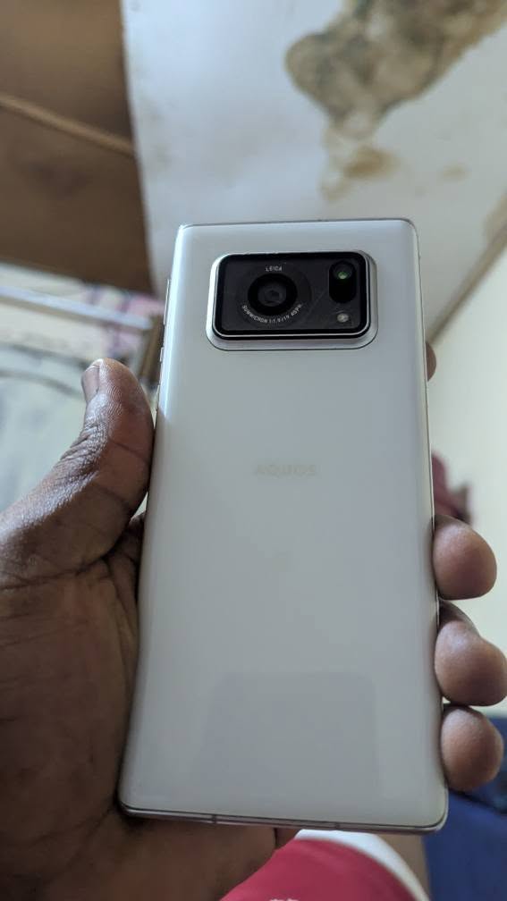 A picture of Aquas R6 Ina kreki kidogo San ila inafanyakaz gb128 bado