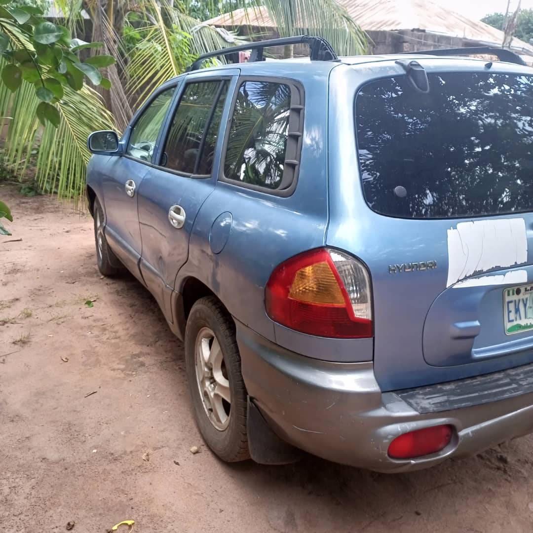 A picture of Car