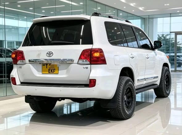 A picture of Toyota land cruiser VX V8 200series