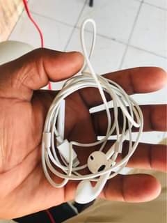 earbuds