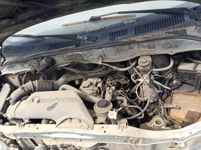 A picture of Diezel Engine toyota hiace busfor sale engine and gear is