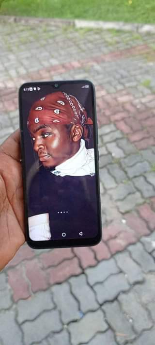 A picture of infinix smart 6