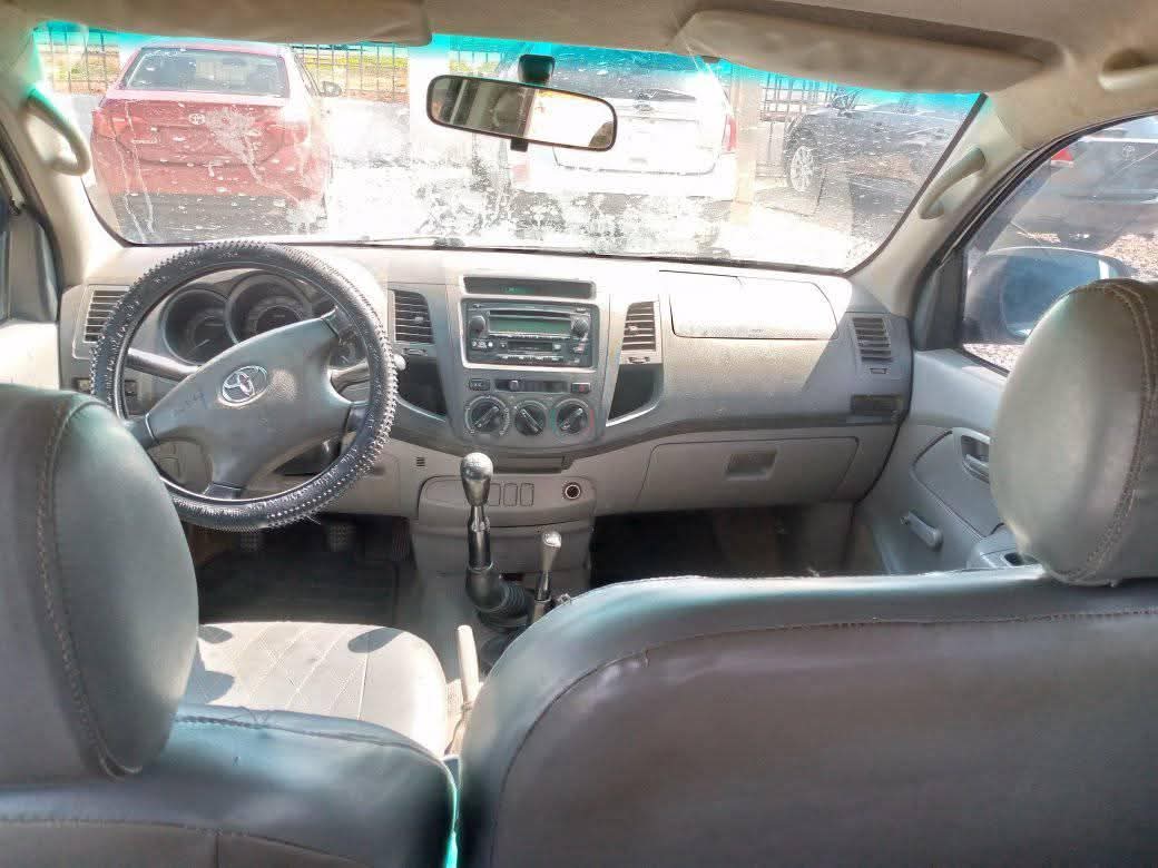 A picture of Toyota Hilux 2010 model
