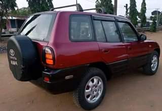 A picture of Toyota Rav4 2000 far sale 800k Call or WhatsApp 08144544347