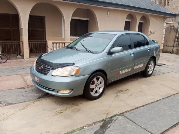 A picture of Toyota Corolla 2004 Model