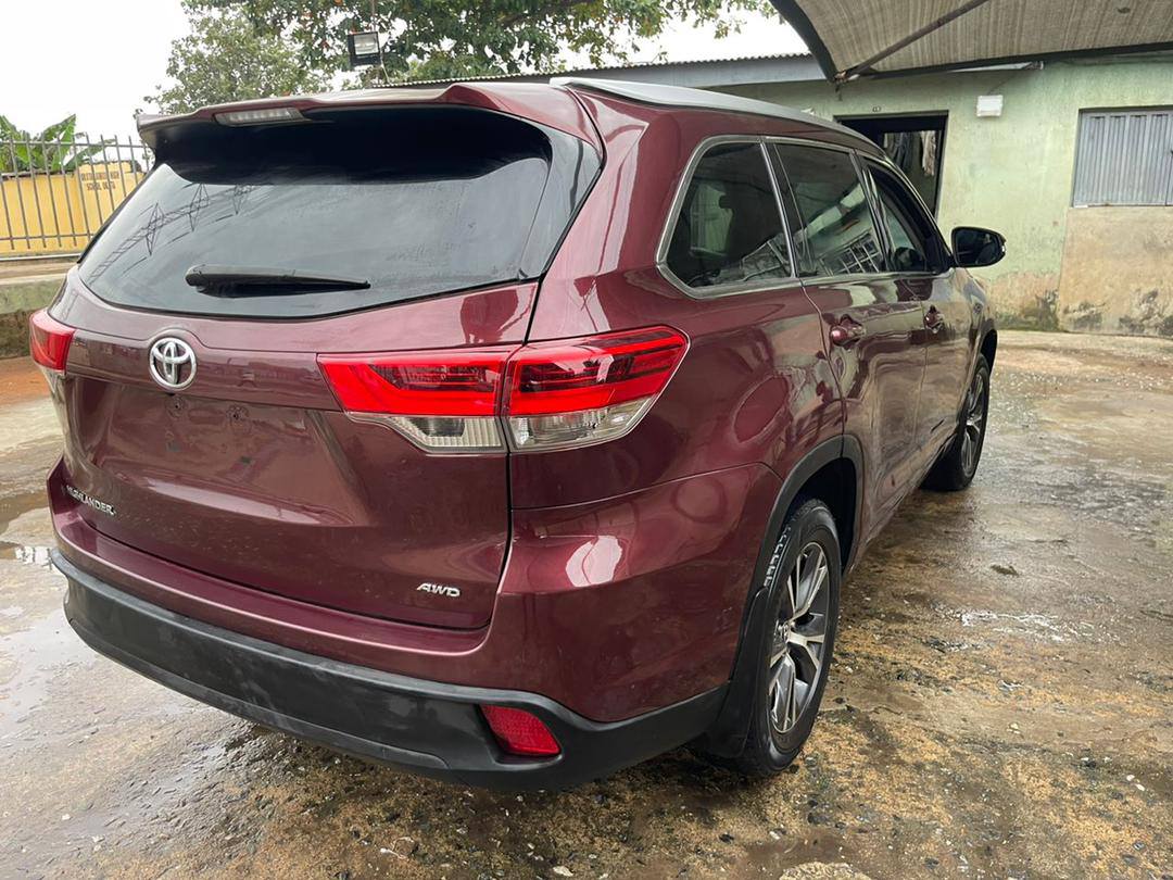 A picture of Toyota Highlander 2018