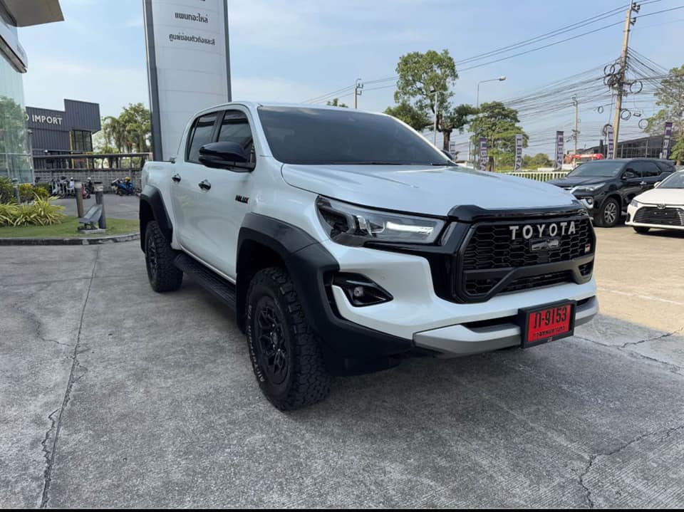 used toyota hilux