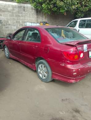 A picture of Corolla 04 first body ENGINE IS TAPPING Gear and Ac