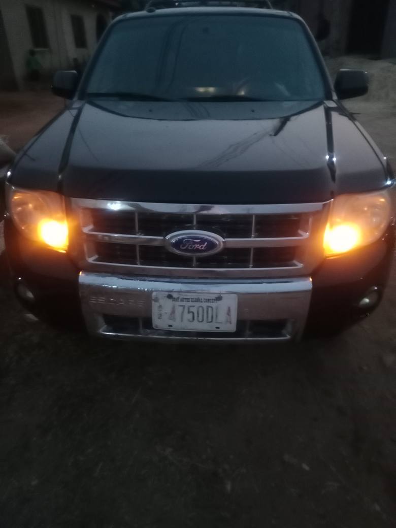 A picture of Used Ford escape 2012 on belt