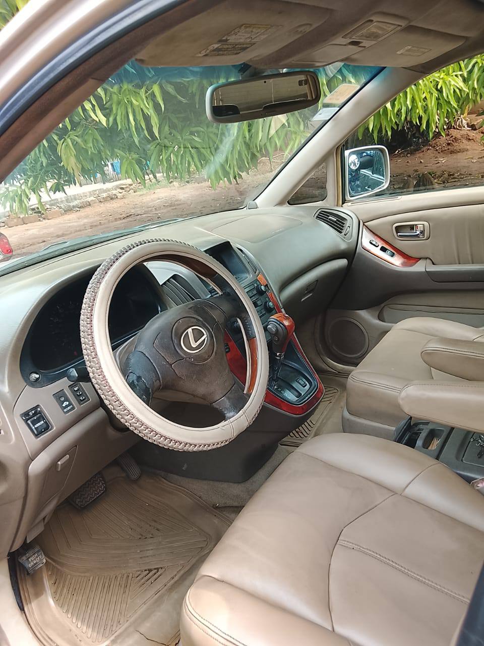 A picture of Lexus Rx300 2000