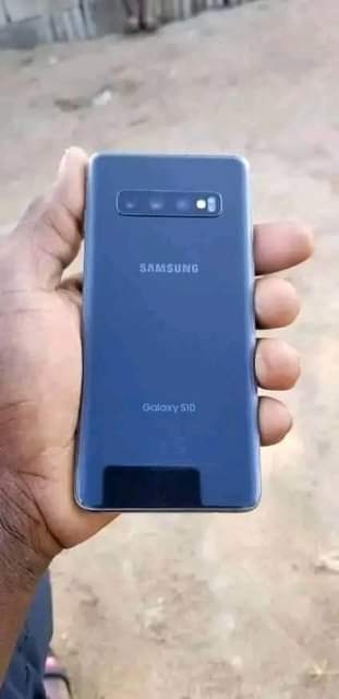 A picture of galaxy s10