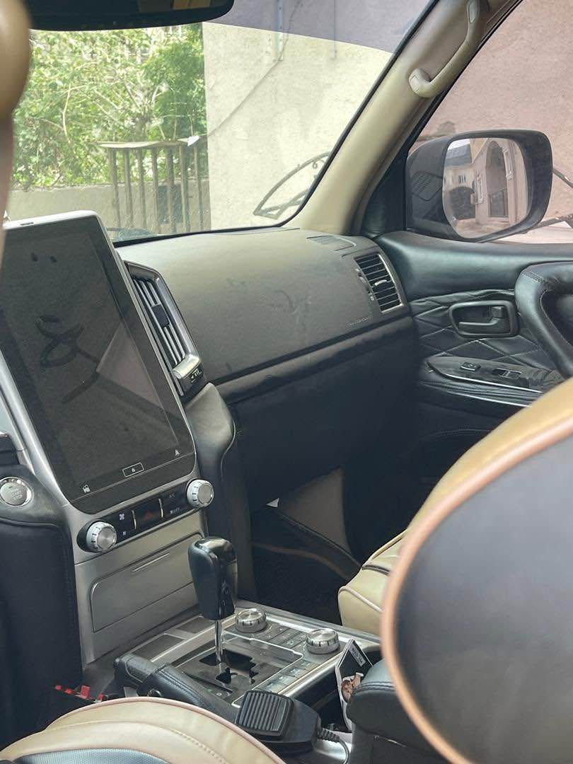 A picture of DISTRESS TOYOTA LANDCRUISER 2009 2023 AVAILABLE 