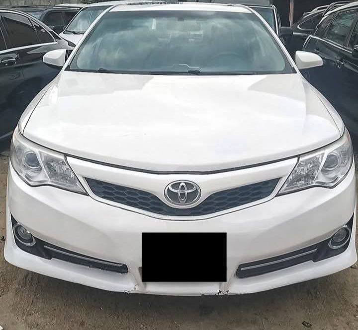 A picture of Toyota Camry 2012