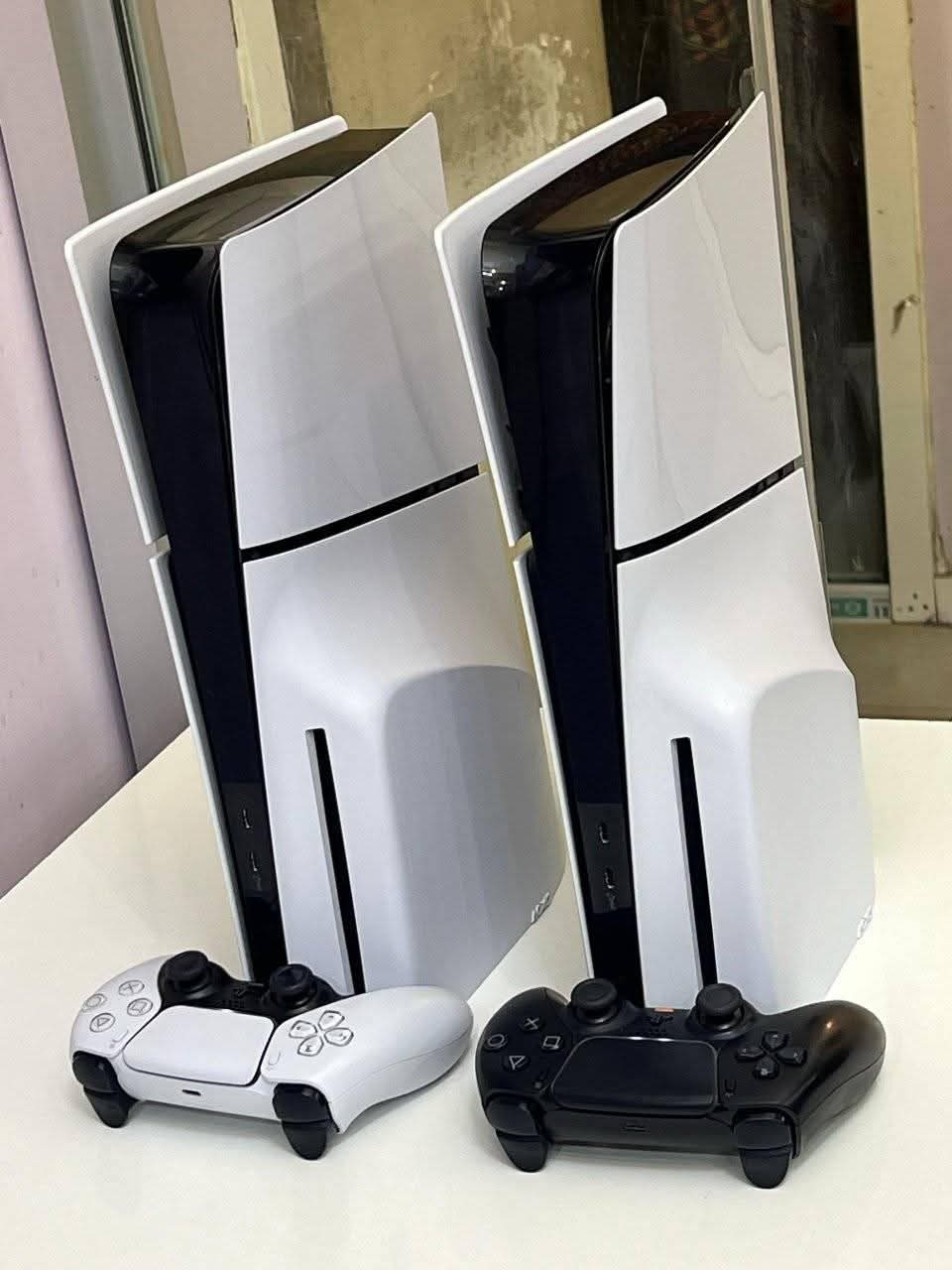 A picture of PLAYSTATION 5 FAT AND SLIM USED UK CLEAN AS NEW