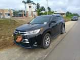A picture of 2017 model Toyota Highlander First body fullest option Sound Engine