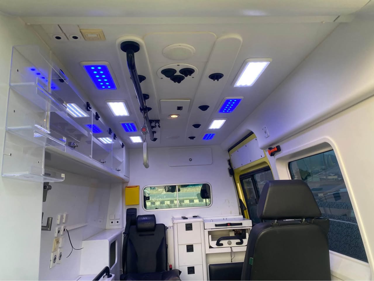 A picture of Mercedes Benz sprinter