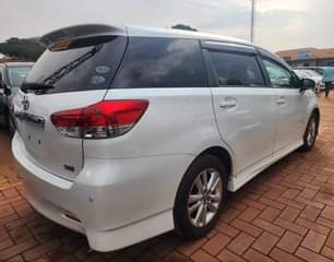 A picture of 2010 Toyota wish 2010 Whatsup me on 0758527147