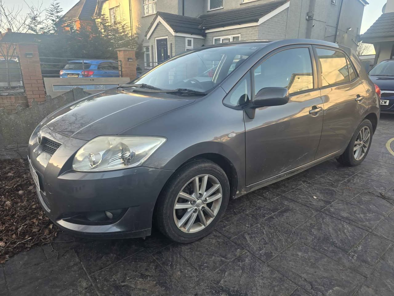 toyota auris
