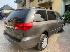 A picture of Neatly flashed on first body 2005 model Toyota Sienna with