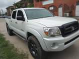 A picture of 2007 Toyota Tacoma tokumbo with reverse camera Price 8m Location