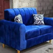 A picture of 0785939368 sofa mpya za kisasa 160000 usafir juu yangu ndani