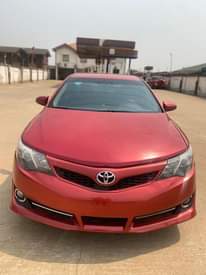 A picture of TOYOTA CAMRY 2013 SE