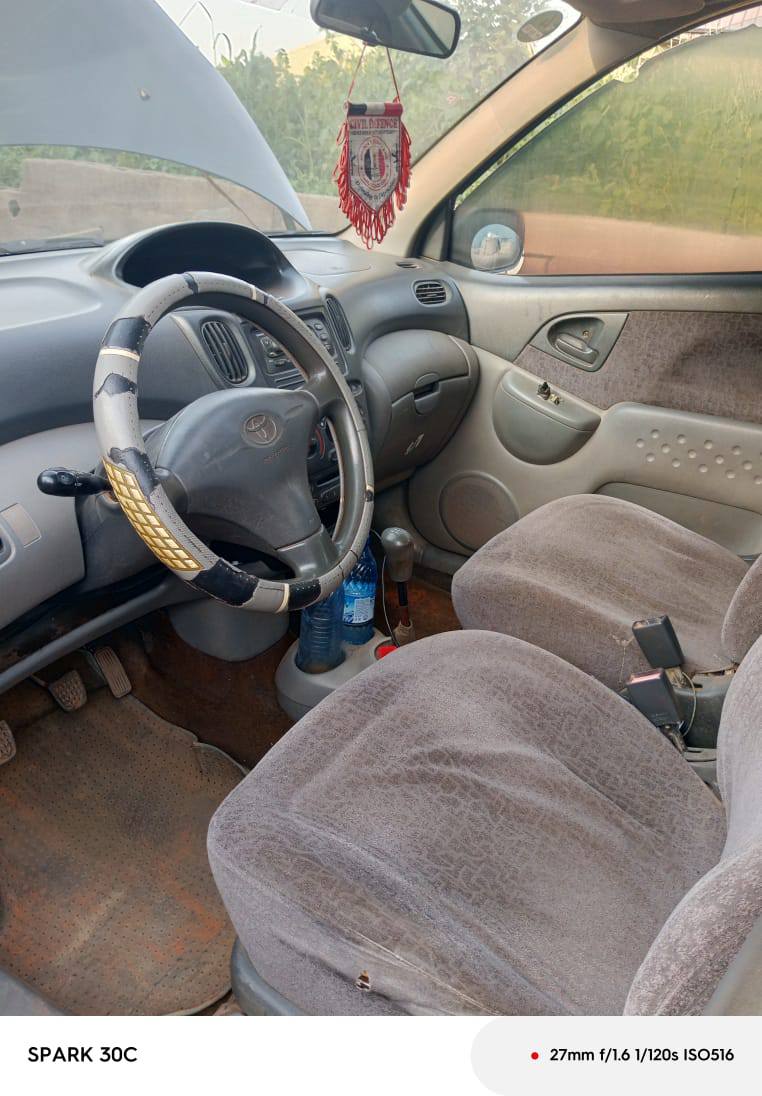 A picture of Toyota Yaris 05 Manual