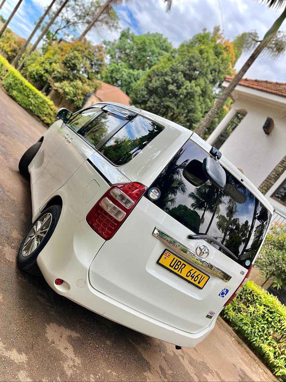 A picture of TOYOTA NOAH UBR. VALVEMATIC ENGINE MODEL 2010 IN EXCELLENT CONDITION