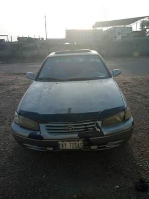 A picture of Nigerian used Camry pencil light Sound engine and gear Chilling
