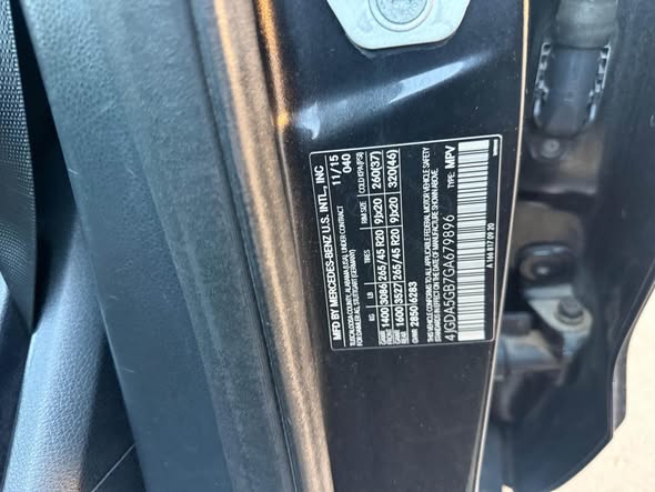 A picture of Mercedes Benz GLE400